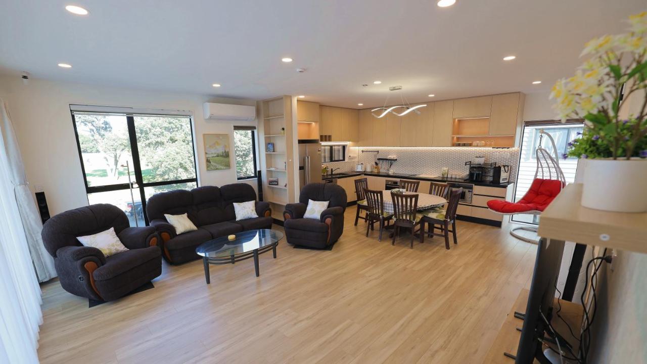 Luxury Brand New Designer Living Apartment Auckland Bagian luar foto