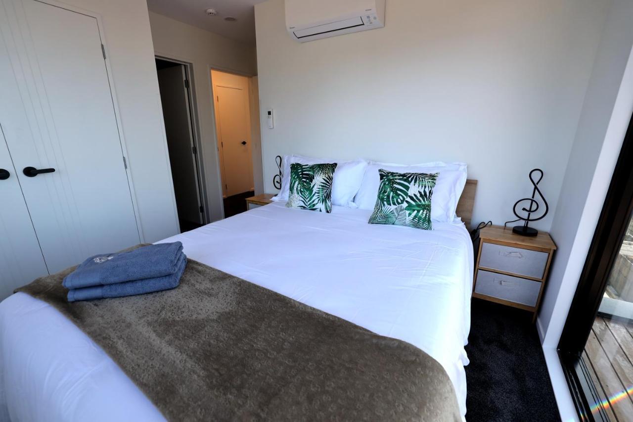 Luxury Brand New Designer Living Apartment Auckland Bagian luar foto