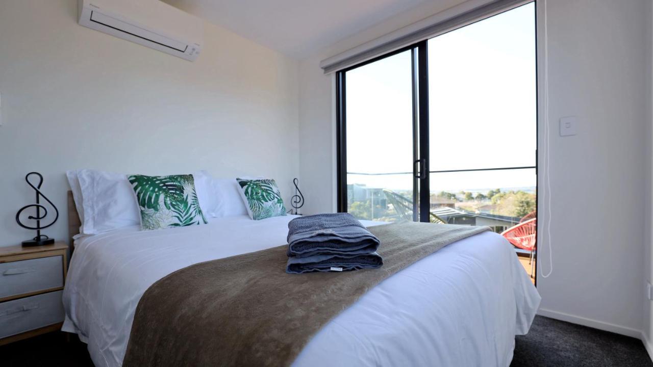 Luxury Brand New Designer Living Apartment Auckland Bagian luar foto